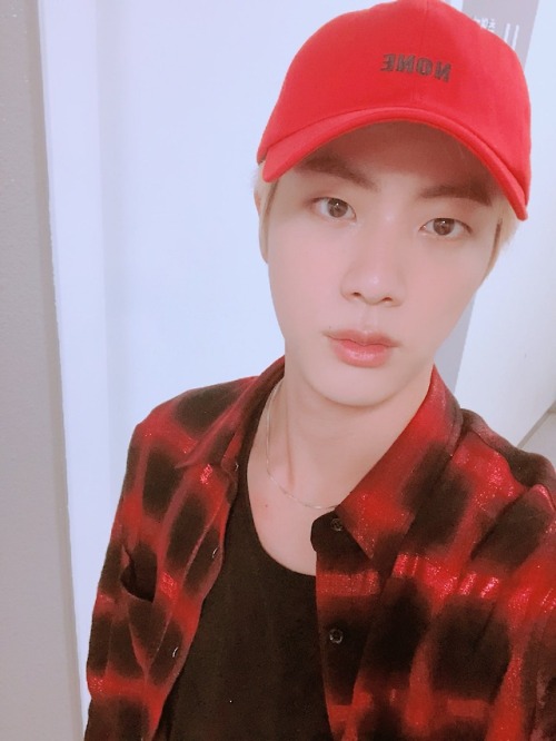 allforbts:180902 Seokjin’s Tweet한주동안 정말 즐거운 활동이었어여. 아 행복하다 아미 짱짱. 투어 잘 다녀올게여It has been a really enj