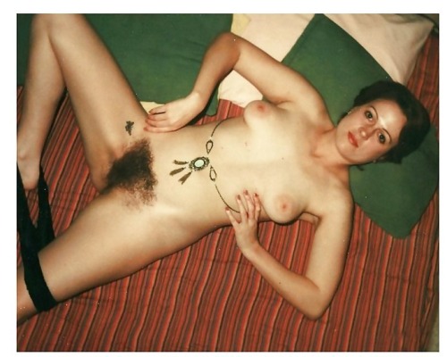 Porn hairygirly:  Do you like my hairy pussy? photos