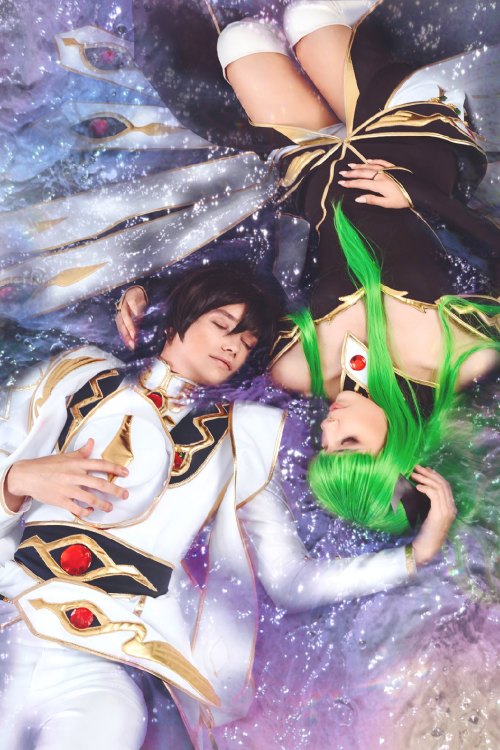  ◆Emperor and Empress◇◆Lelouch: @l.l_cosplay◇C.C.: by @yuna_lex_cos