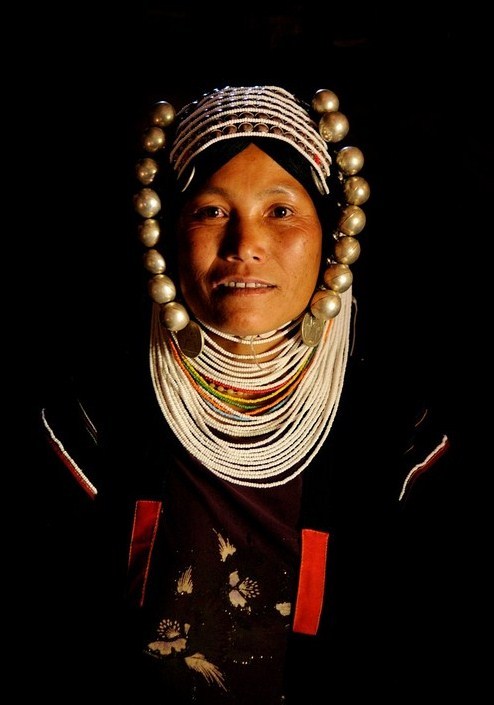 Myanmar1. Loikaw, Myanmar by Steve Curry4. Akha woman5-6. Kayan people