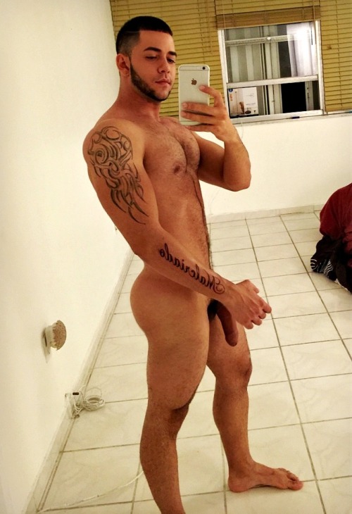 hungpapi:  Sexy Papi😋Http://www.hungpapi.tumblr.com  Daddy!😍😍