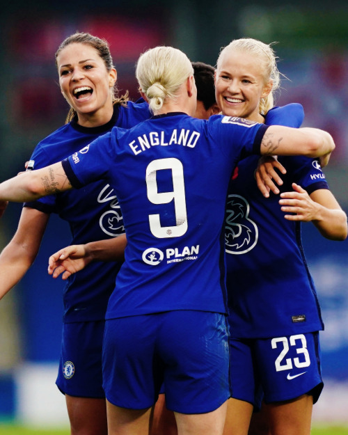 Pernille Harder of Chelsea celebrates with teammates after scoring during the Barclays FA Women&rsqu