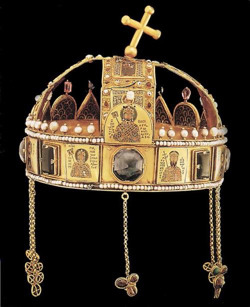 historyarchaeologyartefacts:Holy Crown of Hungary, presumed to have been made in Constantinople in t