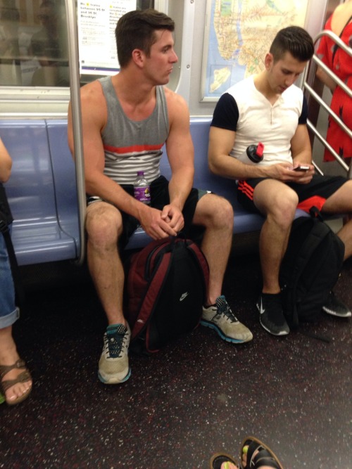 GAY MTA: Public New York Subway Pics and Vids