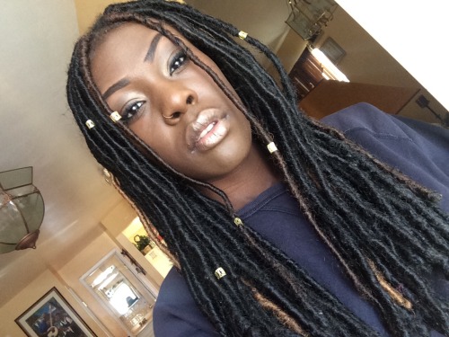hennessybee:  Becky take notes! 📝 these are real Dreadlocks!   #MelaninMadonna #Blackout