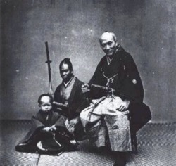 rone9:  shaped-by-karate:  Yasuke (彌介) (c. 1556-?) is a Japanese name used to refer to a black (African) retainer who for a short time was in the service of the Japanese warlord Nobunaga Oda.  According to “Histoire Ecclesiastique Des Isles Et Royaumes