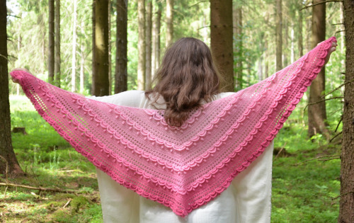  Strawberry Cupcake Shawl by Andrea Cretu on Ravelry