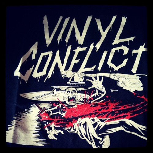 vinyldiver:  Thanks @vinylconflict for the T-shirt !!!! 