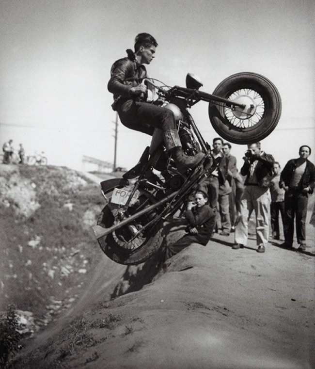 twowheelcruise:  life on a motorcycle