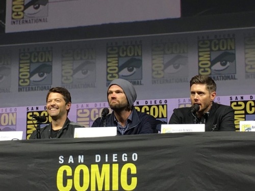 Supernatural panel at #SDCC 2/3. Taken by my friend so I could relax and enjoy.Feel free to share 