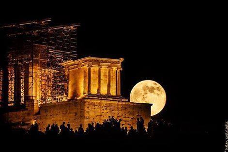 scentdelanature:  Supermoon at Ancient Temple of Wingless Victory in Acropolis…    