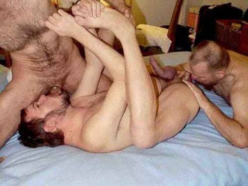 gaykauft:  3er           -            http://gaykauft.tumblr.com 