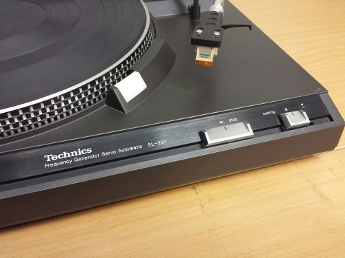 Technics SL-221 Frequency Generator Servo Automatic Stereo Turntable, 1970s(?). Surprisingly little 