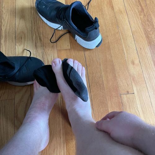 Soaked them in sweat and sending them off! #gaysocks #gaysockfetish #gayfeet #gayfeetmaster #size13f