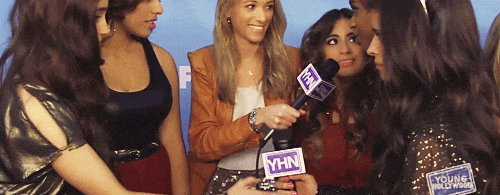 So awkward between Lauren Camila and the microphone… OMG