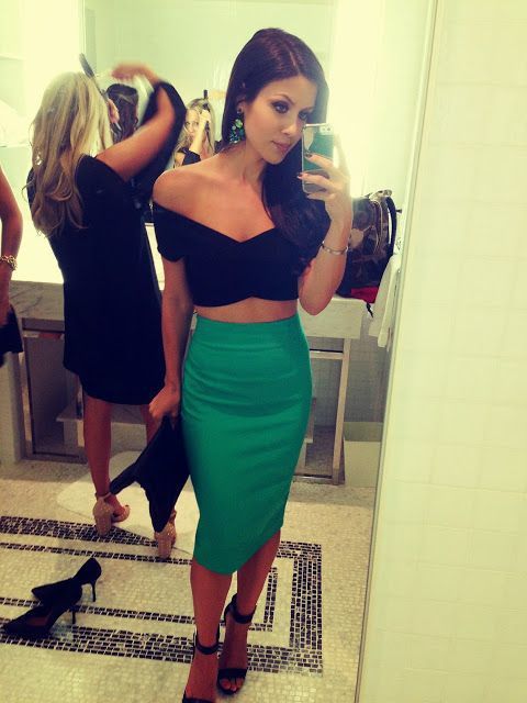 Green pencil skirtskirttown.com/green-pencil-skirt-and-black-top/