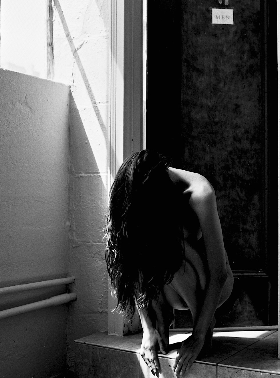 roarieyum:  creativerehab: Model: Roarie  Crouch. Lo-res 120 film scan. 