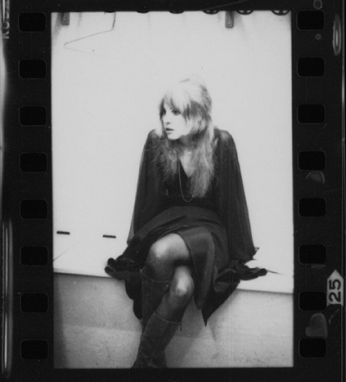 goldduststevie:Stevie Nicks backstage in 1975.