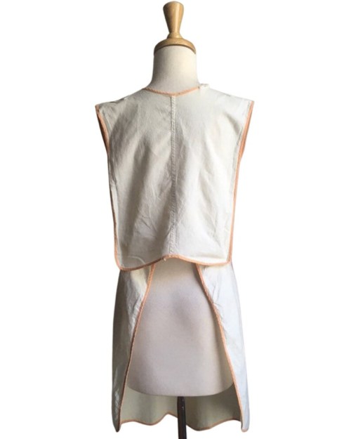 rabbitgonerogue:Sweet, vintage 70s apron. Looks adorable over dresses. Available in the Etsy shop!