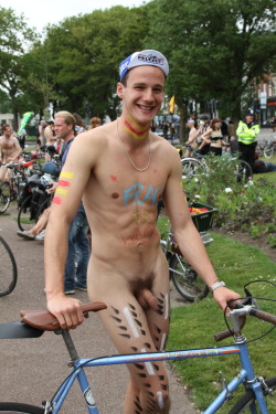 publiclynude:  The World Naked Bike Ride