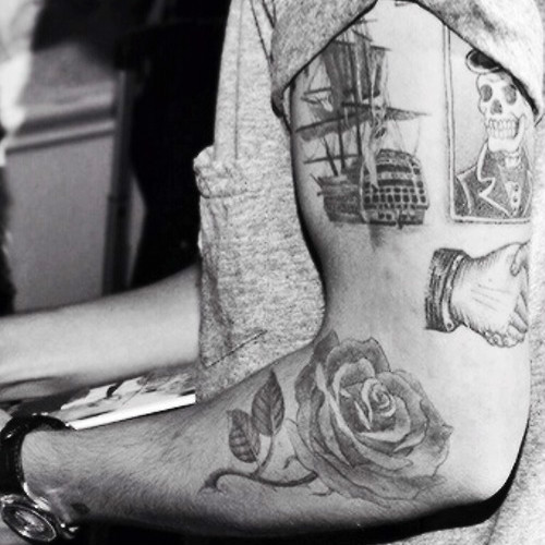 valentinesharry: harry + black &amp; white