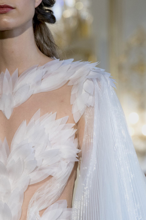 themakeupbrush:Armine Ohanhyan F/W 2019 Couture