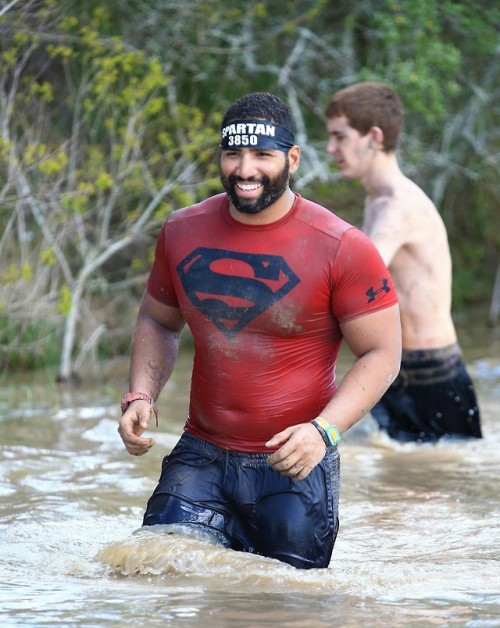 menbulgesbuttssports:  Big meaty cock. 