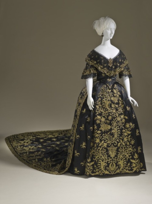 antiquatedfashions:Women’s Dress Ensemble from Portugal, 1845Los Angeles County Museum of ArtT
