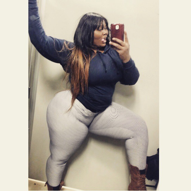 ratedthickent:  @miss_applebum
