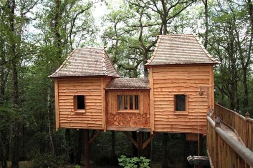 shanellbklyn: designerzcentrals: Château Hautefort Luxury Treehouse . Château Hautefort is a charmi