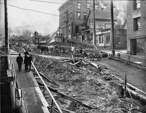 ryanpanos:  Building Seattle | Via   “The instincts of the pioneer led them aright. Although not without its difficulties, the situation of Seattle is unique among the cities of the world.” -Arthur H. Dimock 1926 At the beginning of the 20th century,