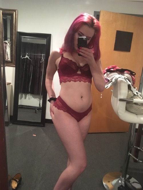 positively-nudity:  Behind the scenes of my shoot 😋😛  DM me to donate to my GoFundMe // Buy my snap to see more explicit content // Don’t repost without credit
