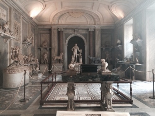 pineappleday:Vatican Museums