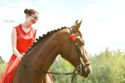 I keep challenging myself Another pic of the shoot from @vdl_mirte and her beautiful horse Presco ❤ 