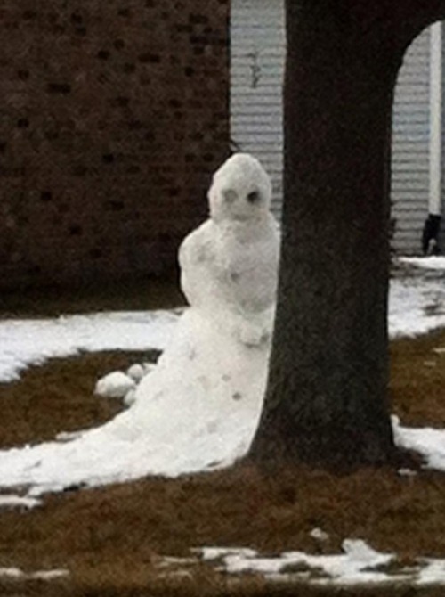 archer-bro:in-vane-we-trust:sixpenceee:Make sure to make your snowmen extra spooky and weird this wi
