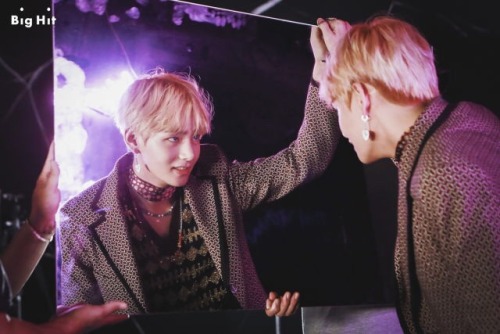 ktaehyngs: Kim Taehyung is the definition of beauty.