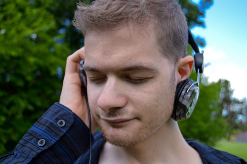 twistedfocusphotos:  Had a photoshoot with Ricky (mysterys0lved) and it turned out epic!