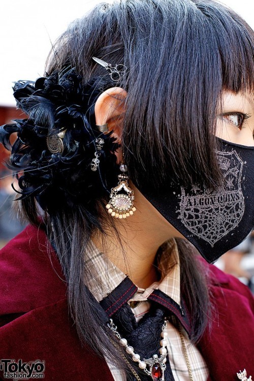  Akira is 24 years old and immediately caught our eye in Harajuku with a beautiful gothic style in t