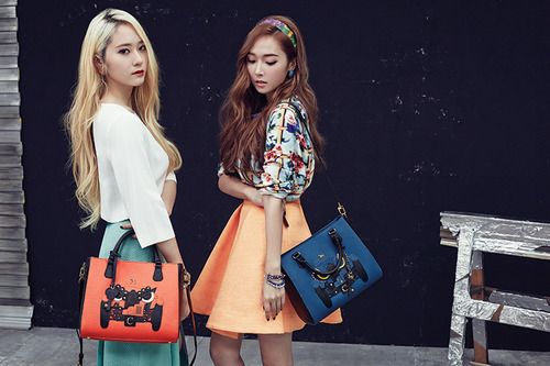 K-pop Stars Krystal And Jessica Jung Wearing Louis Vuitton's Lv Pont 9