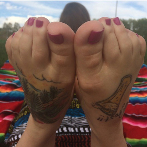 naughty-chicks-feet:  Women Foot
