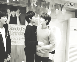 greyjoyofpyke:  chandeul demonstrating how to dance 