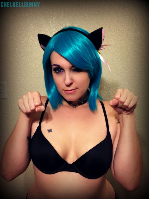 chelbunny:  If I were a kitty, this is how adult photos