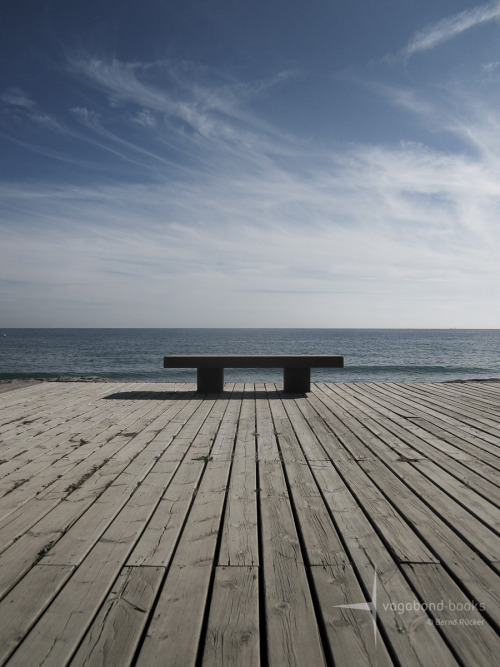 Eternal blue The foto is taken from the Barcelona book of the series CITY IMPRESSIONS by © Bernd Rüc