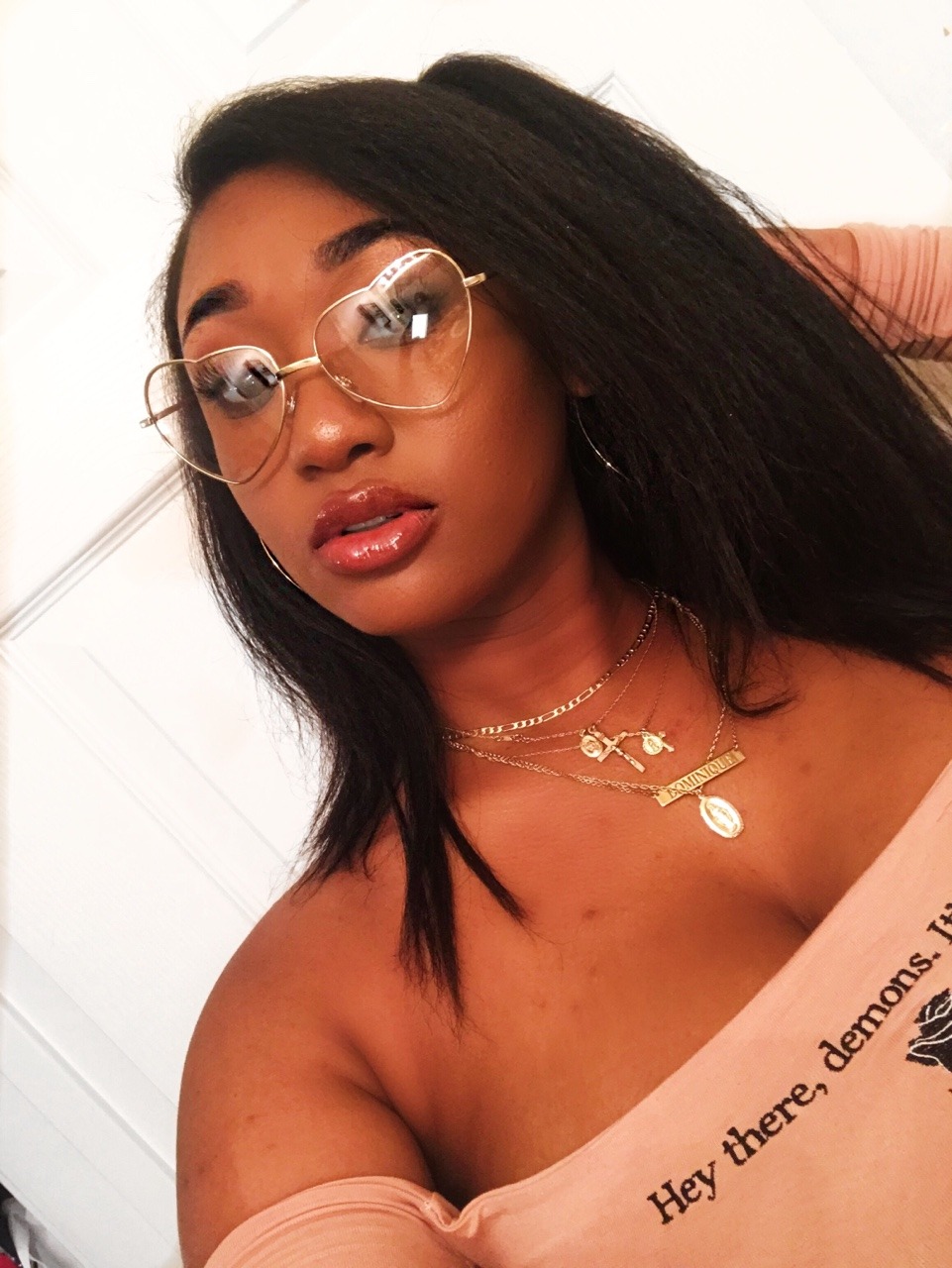 swtbbyangl:  ✨it’s the day that all my hoarded selfies come out to play✨  