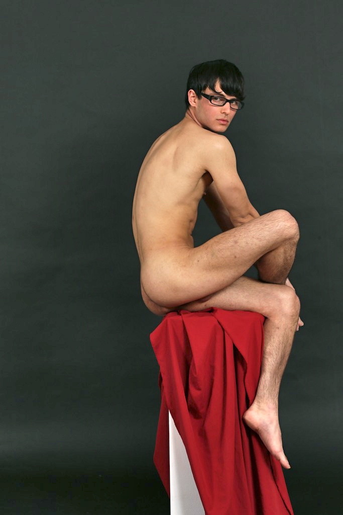 dailyposterior:  On a pedestal  
