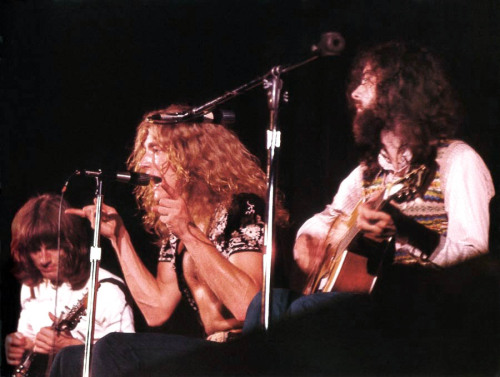 soundsof71:Led Zeppelin acoustic trio, Hiroshima, ZEPtember 27, 1971.