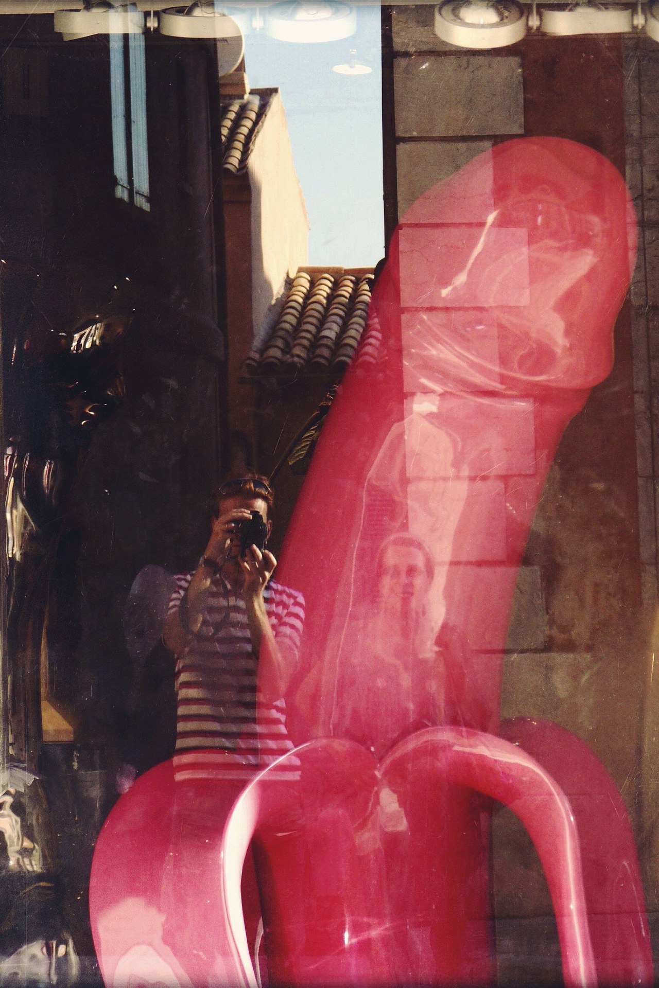 emmanuelbarrouyerphotography:  Self-portrait with C and the big banana© Emmanuel