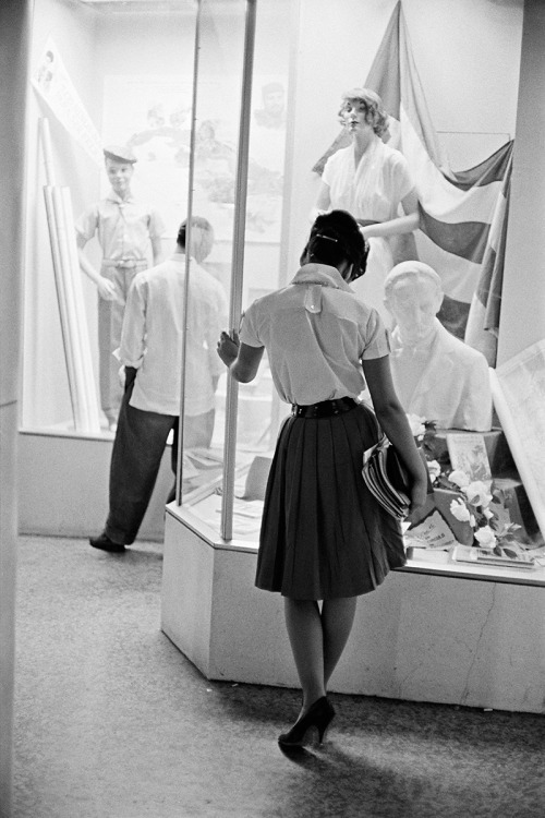 20th-century-man: Camagüey, Cuba, 1963 / photo by Henri Cartier-Bresson.