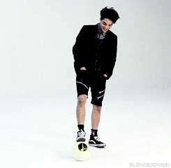 blondejongin:  EXO calendar BTS - kai 
