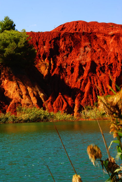 Red and Turquoise by Quentin-Kalend Otranto